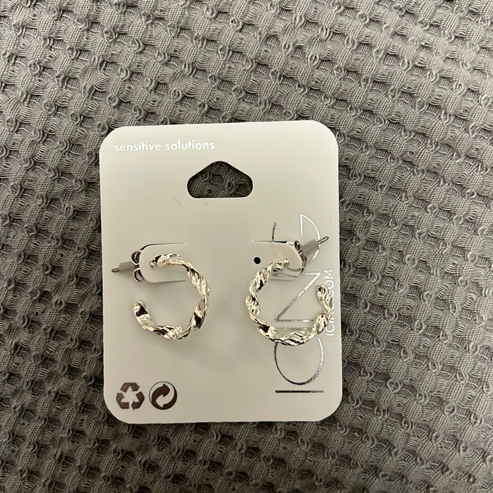 Mini hoop earrings
